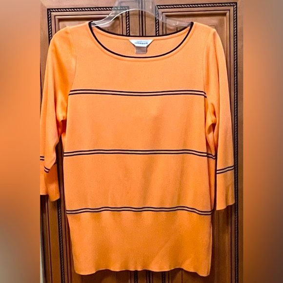 MISOOK Knit Top. Perfect for autumn. Size Large. - Picture 1 of 4